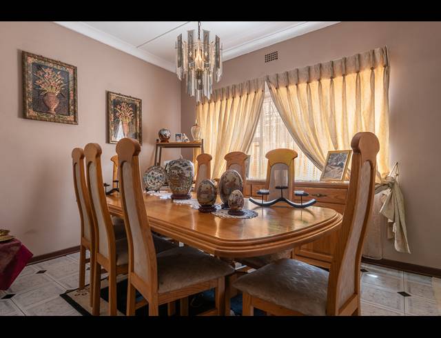 3 BEDROOM FREEHOLD FOR SALE IN ROSEACRE